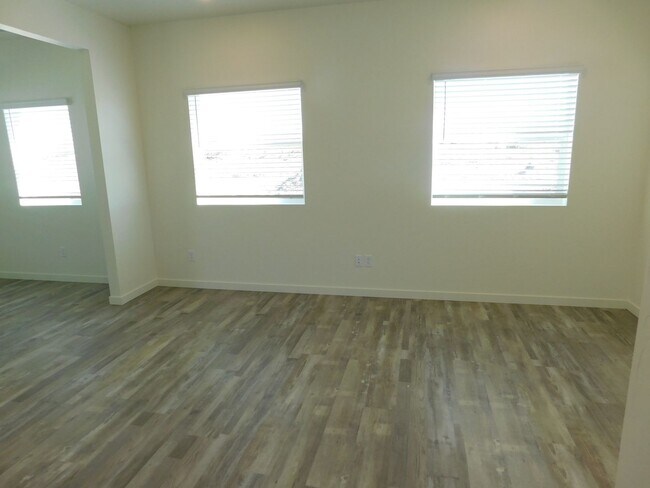 Photo - WALKING DISTANCE TO COMMUNITY