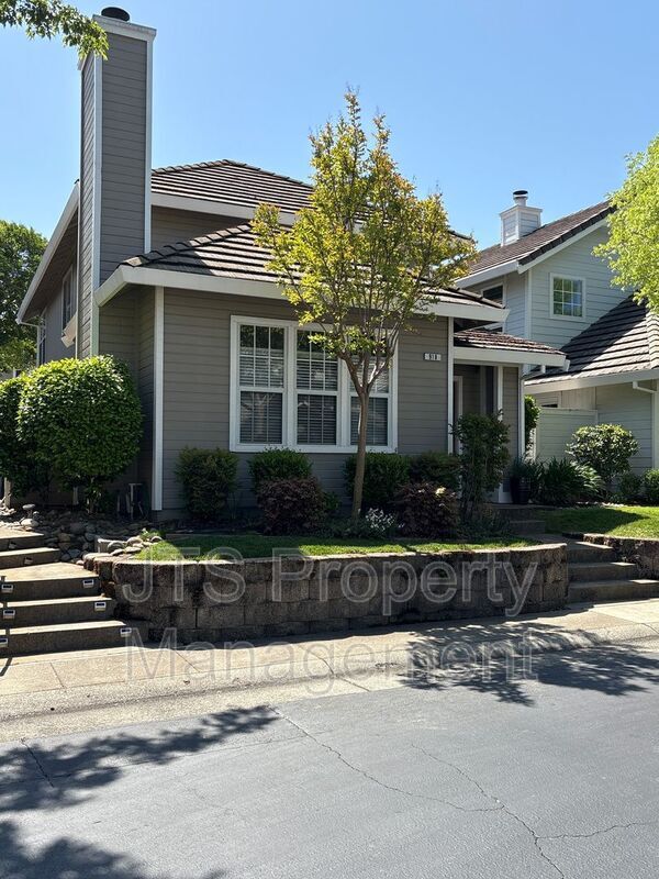 Photo - 918 Blue Rapids Dr House