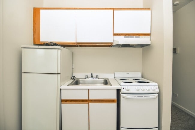 Photo - 3925 W Irving Park Rd Unidad J06P