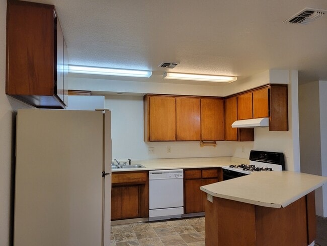 Photo - 1685 Cloverlawn Dr