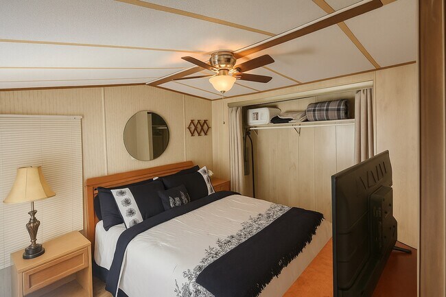 Photo - 2121 New Tampa Hwy