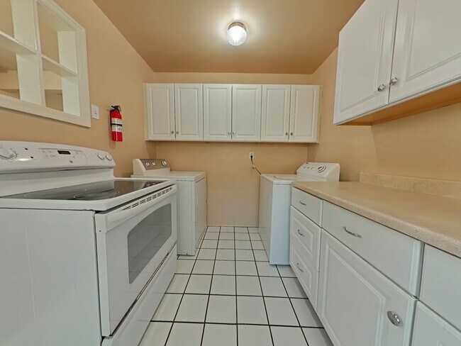 Photo - 3 Bedroom House ~ Close to Campus ~ Pet Fr...