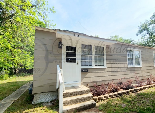 Photo - 1202 Holden Dr House