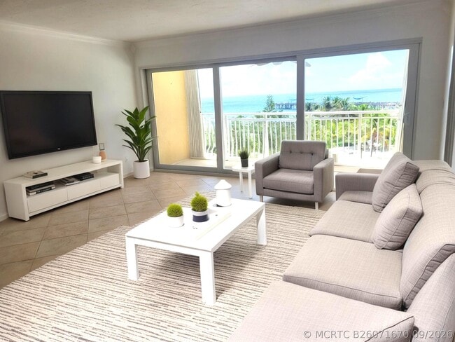 Building Photo - 328 N Ocean Blvd Unit 607