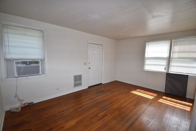 Photo - 986 Woody Hills Dr