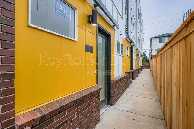 Photo - 2208 S Albion St