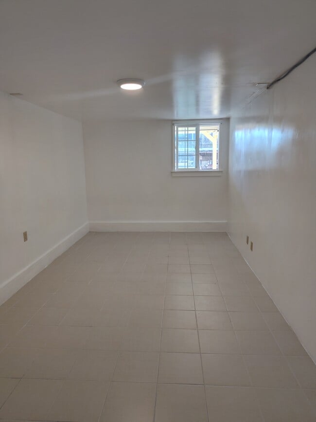 Photo - 253 Louisburg St Unit B