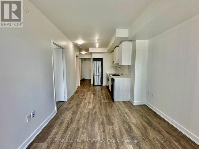 Photo - 195 Redpath Ave Unité 1211