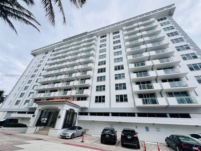 Building Photo - 9195 Collins Ave Unit 413 Rental