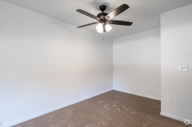 1BR, 1BA - 800SF - Dining Room