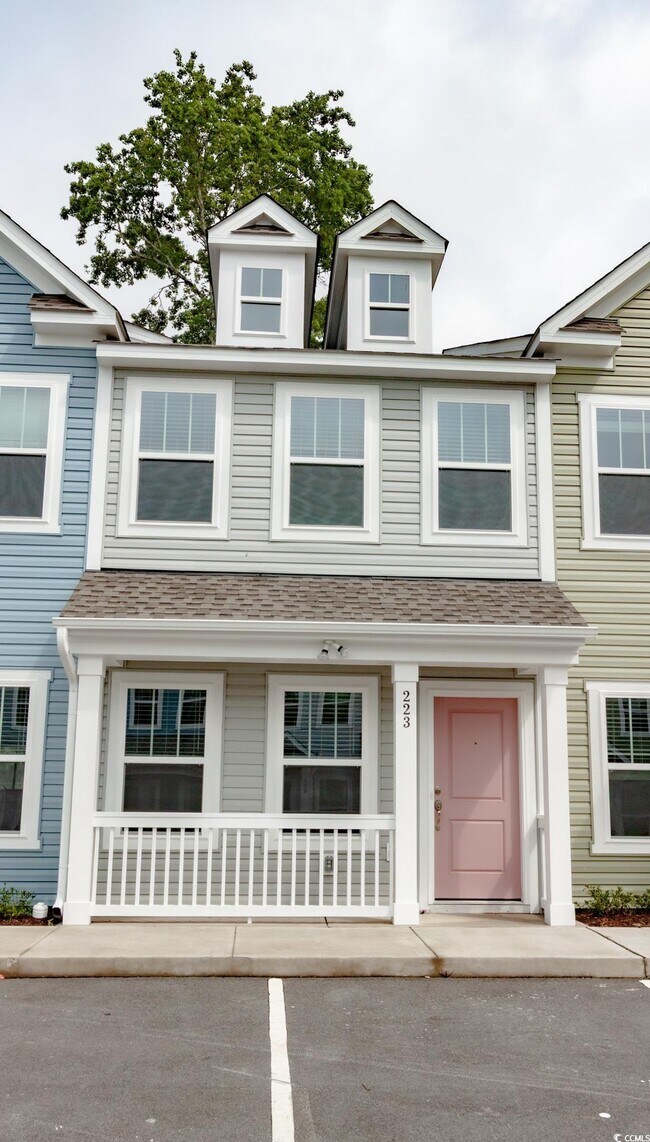 Photo - 223 Crescent Wy