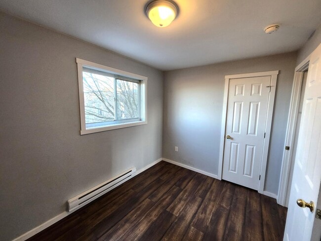 Photo - 196 King St E Unit 6