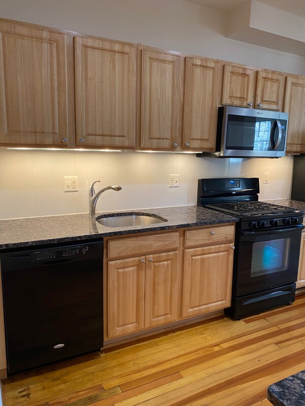 Photo - 115 17th St SE Unit 1