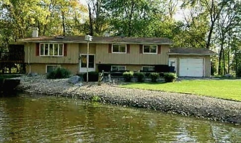 Building Photo - 41511 N Country Club Dr