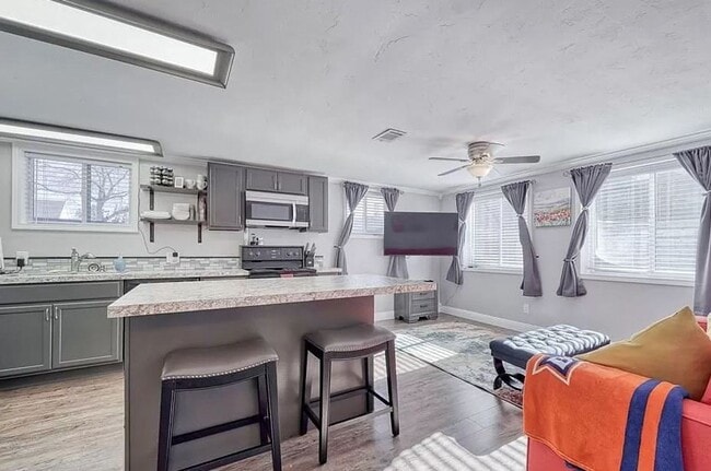 Photo - S243MI Unidad #2 Downstairs