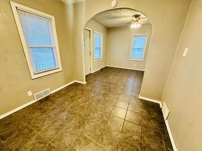 Photo - 1811 W 4th St