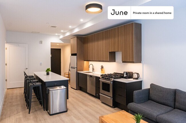 Room in Shared 4 bed/2 bath home in Dupont Circle
