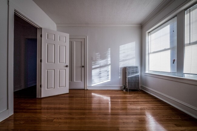Photo - 702 N Waller