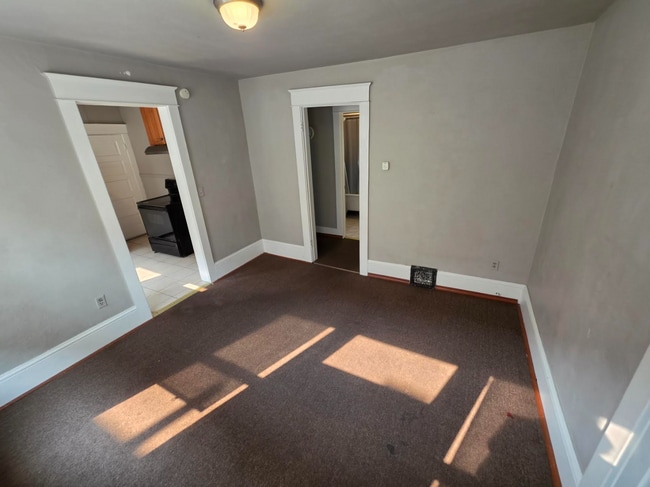 Dining Room - 930 E 26th St Unit 2nd Floor