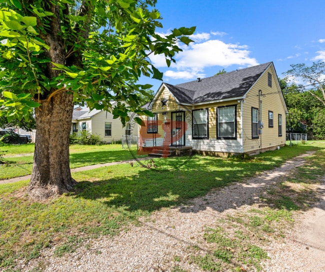 Photo - 1212 Lewis St Casa