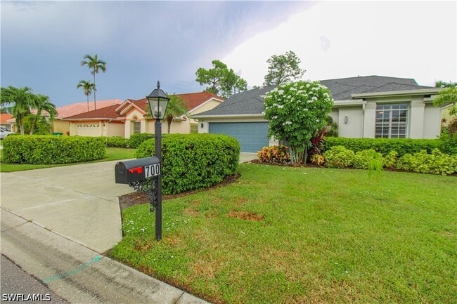 Photo - 700 Lambton Ln