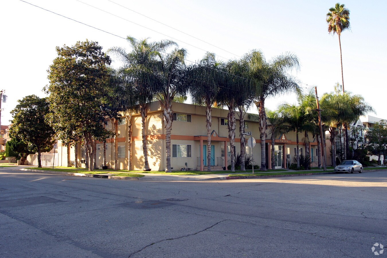 Palm Court - Palm Court Apartments