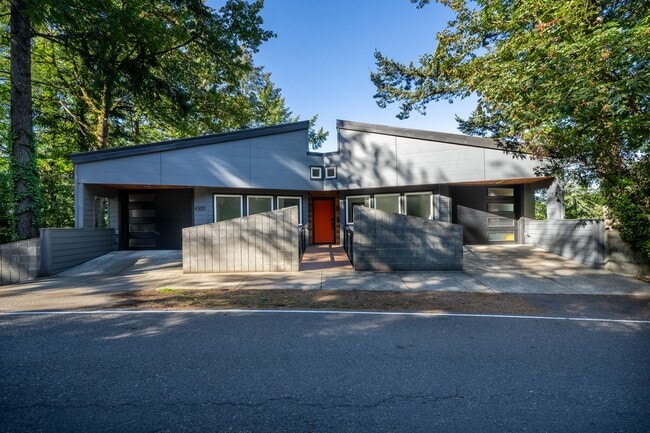 Building Photo - Sleek, spacious 3-bdrm/2.5-bath contemporary in SW Hills. Office, wine cellar, views, near Washin...