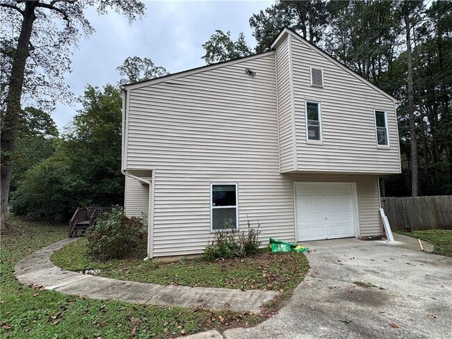 Photo - 2400 Salem Dr