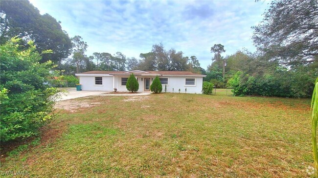 Building Photo - 751 Pine Cone Ln Rental