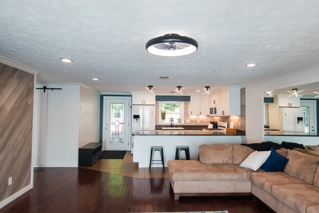 Photo - 7633 S West Bay Shore Dr