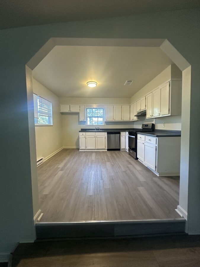 Photo - 300 W Sycamore Rd