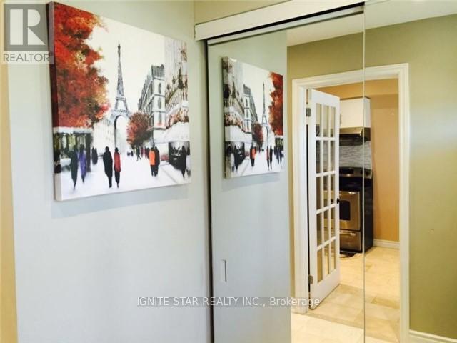 Photo - 2079 The Collegeway