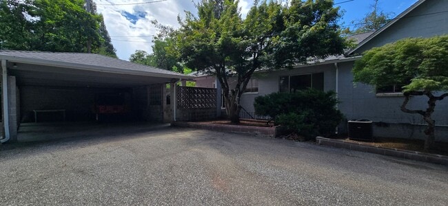 Building Photo - Charming 2-bedroom, 1-bath home in Nevada City