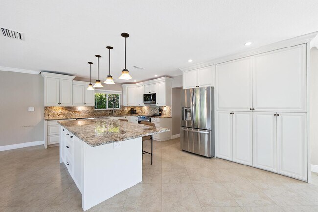 Photo - 1120 Renmar Dr