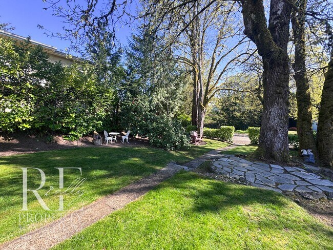 Photo - Charming Vintage Retreat with Stunning Views in Port Orchard