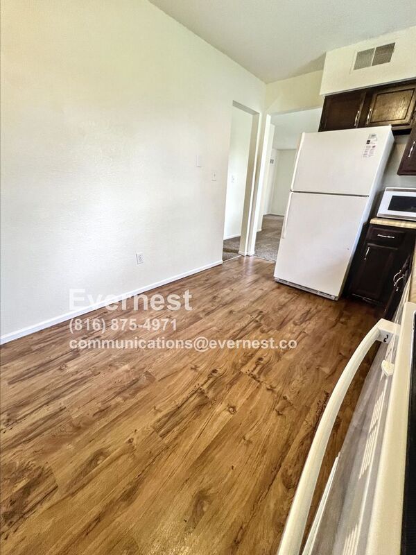 Photo - 11311 Bales Ave