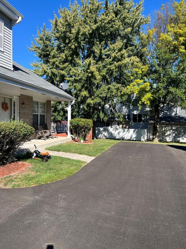 Photo - 3496 Willowview Ct Unit 3496