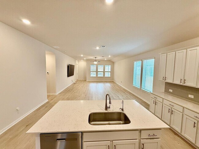 Photo - 433 Abruzzi St