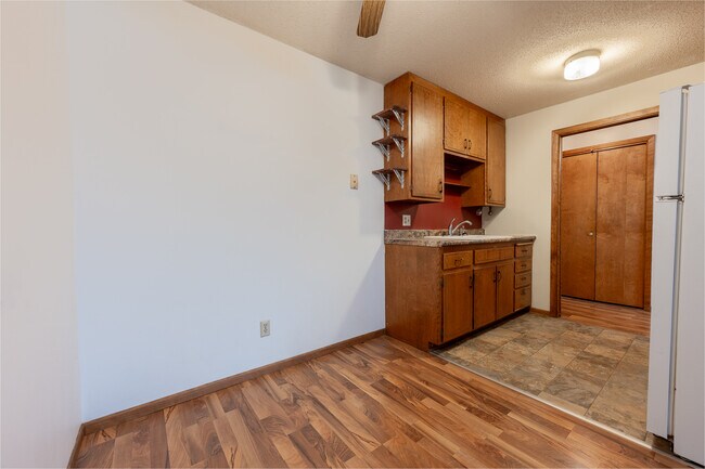 Photo - Hillcrest Apartments