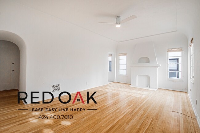 Building Photo - 366 N Gardner St Unit 366