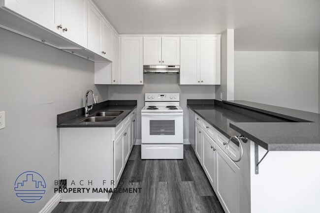 Photo - 2159 Elm