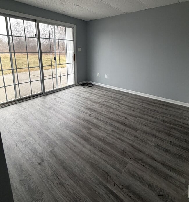 Photo - 9492 Linden Rd