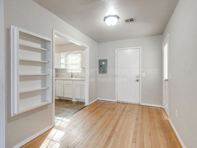 Photo - 10 SE Grand Blvd