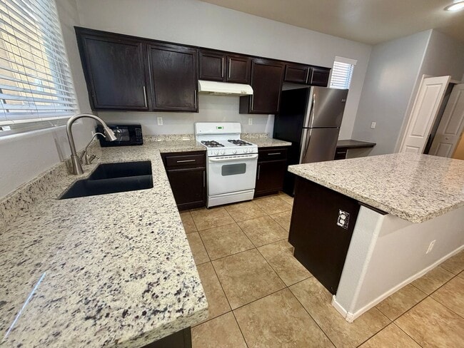 Photo - Gorgeous 3 bedroom 1 car garage home in SW ready for immediate move-in!!