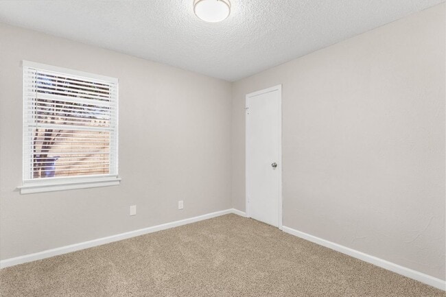 Photo - 714 Pleasant Valley Rd