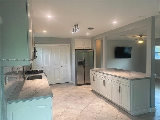 Photo - 6255 SW 62nd Ct