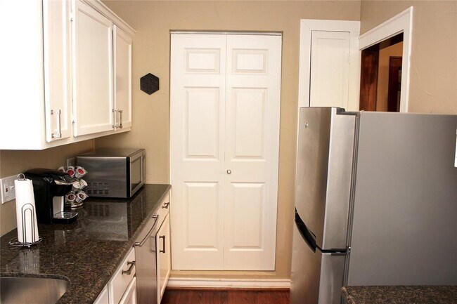 Photo - 2310 Arbor St