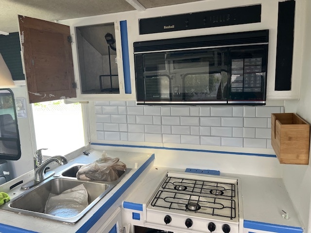 Photo - 7131 Taft St