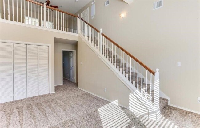 Photo - 730 Redwing Pl Dr