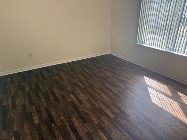 Photo - Lovely Three Bedroom Home In The Summerville Neighborhood!